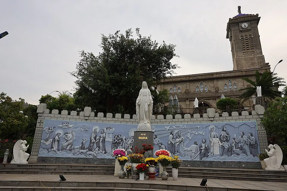 Illustration: Coastal Ministry: Serving Fishermen and Tourists