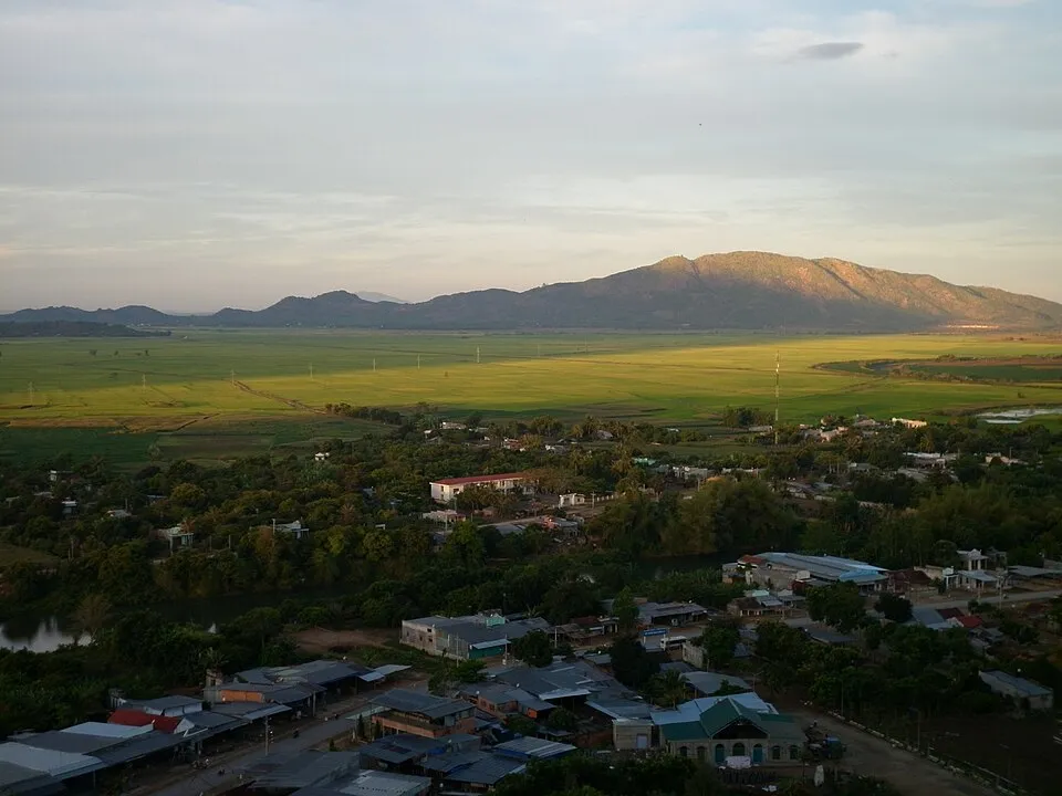 Illustration: Pilgrimage Practices at Ta Pao: From 400 Stairs to Eucharistic Adoration Illustration: Pilgrimage Practices at Ta Pao: From 400 Stairs to Eucharistic Adoration