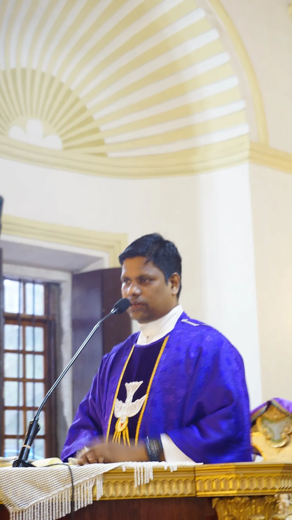 Illustration: The Fourfold Structure of the Catholic Mass: Universal Rites and Their Meaning