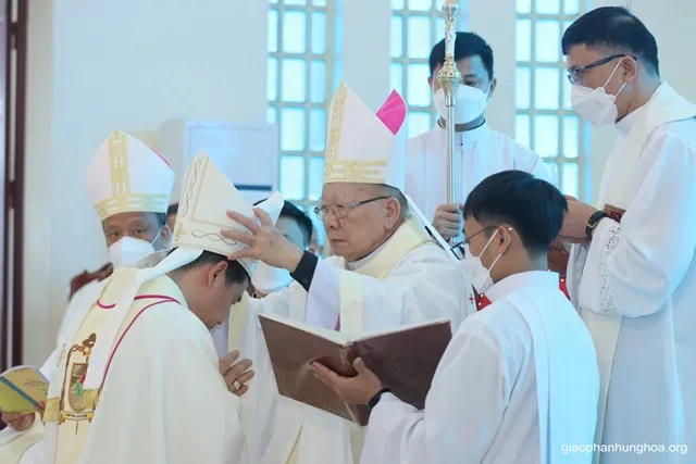 Illustration: The Post-1975 Rebuilding: Key Events and Milestones Illustration: The Post-1975 Rebuilding: Key Events and Milestones